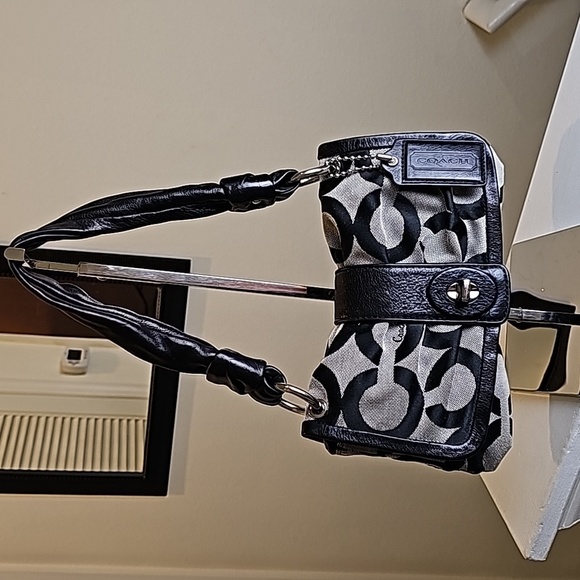 Coach Handbags - Coach Parker 13408 Black/Gray Jacquard Fabric Leather Trim OpArt 2008 Bag VGUC